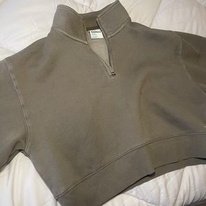 Aritzia TNA fleece half zip